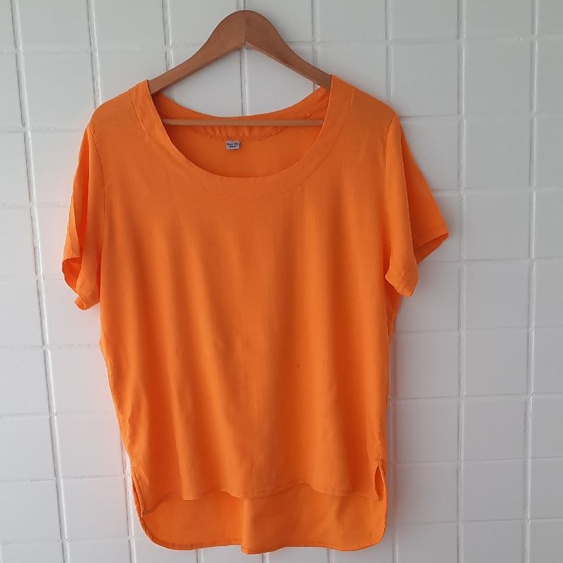 Blusa Estilo Camiseta Laranja Nunca Usada Tamanho M. 96 Viacose e