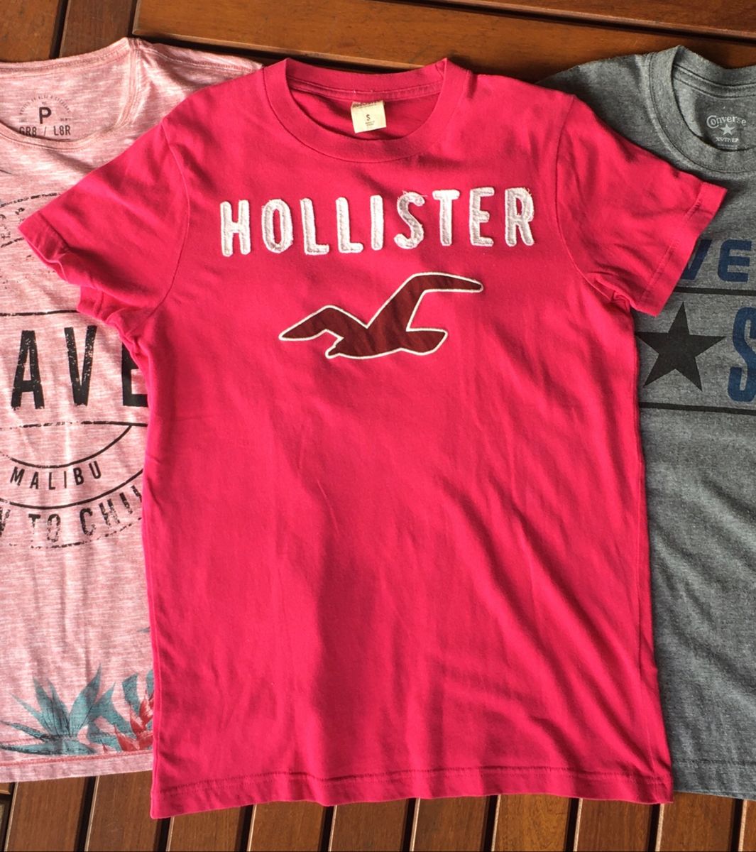 Pack De Camisetas De Color Negro, Azul, Rojo Y Blanco Con Logo De Hollister |