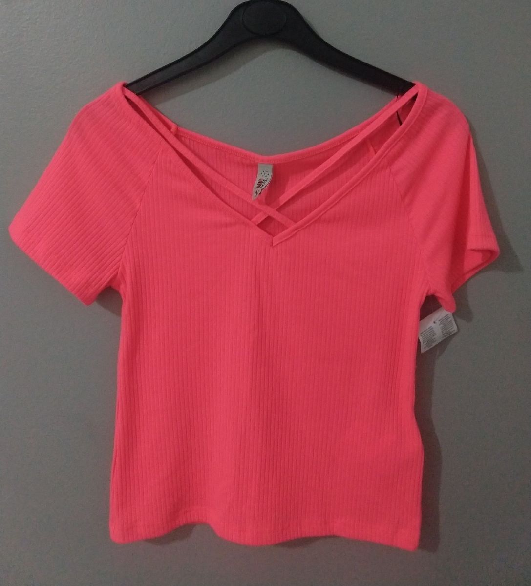 blusa feminina neon