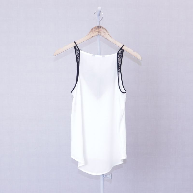 Blusa feminina com acabamento de renda JM Collection, off-white, média