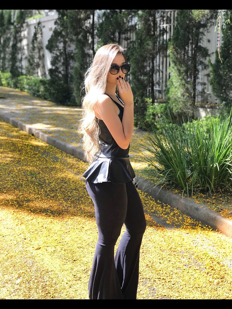 blusa peplum com calça flare