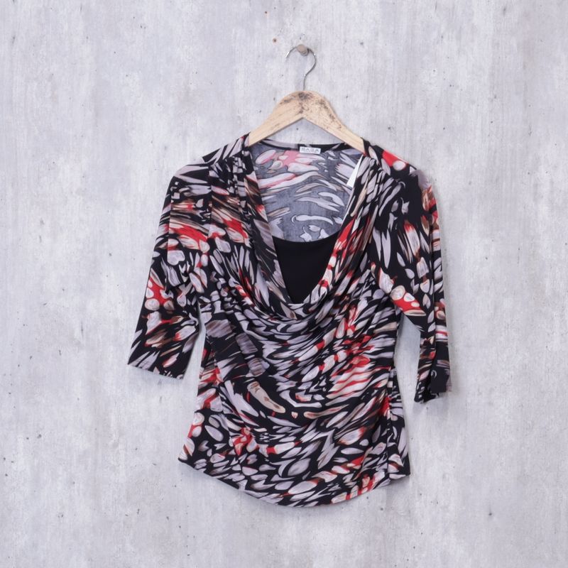 Blusa Preta Abstrata Saga Blusa Feminina Saga Usado 80870157