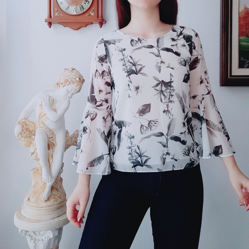 Blusa Preto e Branco Floral Estampada Blusa Feminina Riachuelo Usado 90273015 enjoei