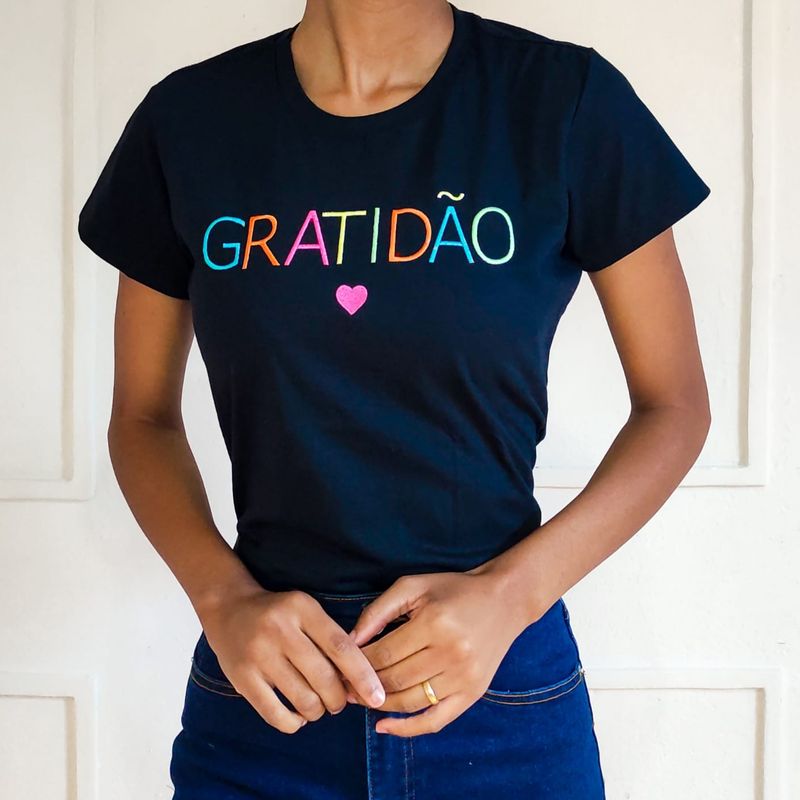 T-shirt feminina Gratidão