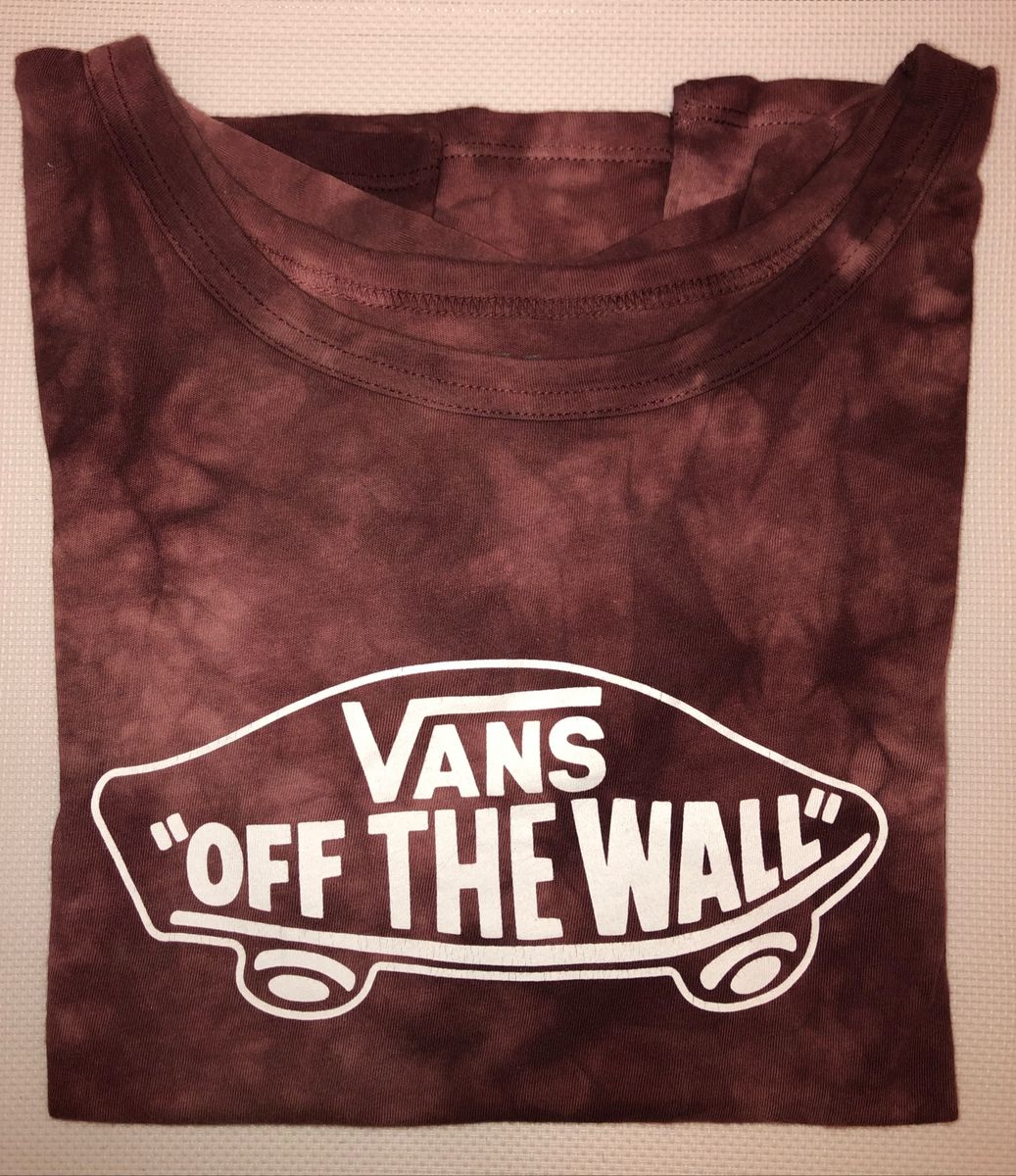 camiseta vans feminina vinho