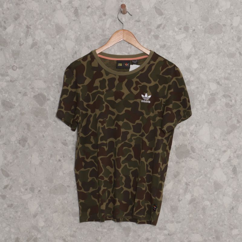 Blusa store adidas camuflada