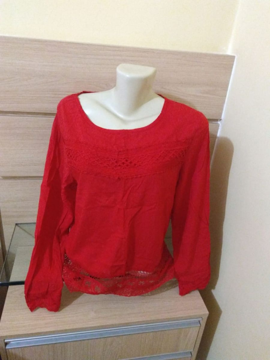 blusa vermelha detalhes - camisas sem marca