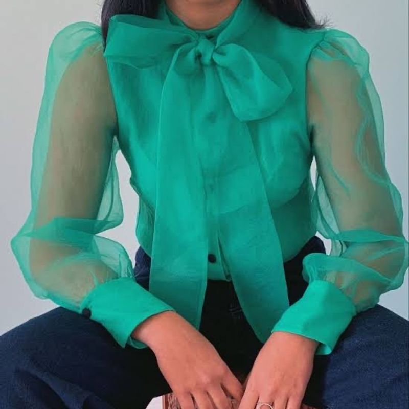 Blusa verde esmeralda discount zara