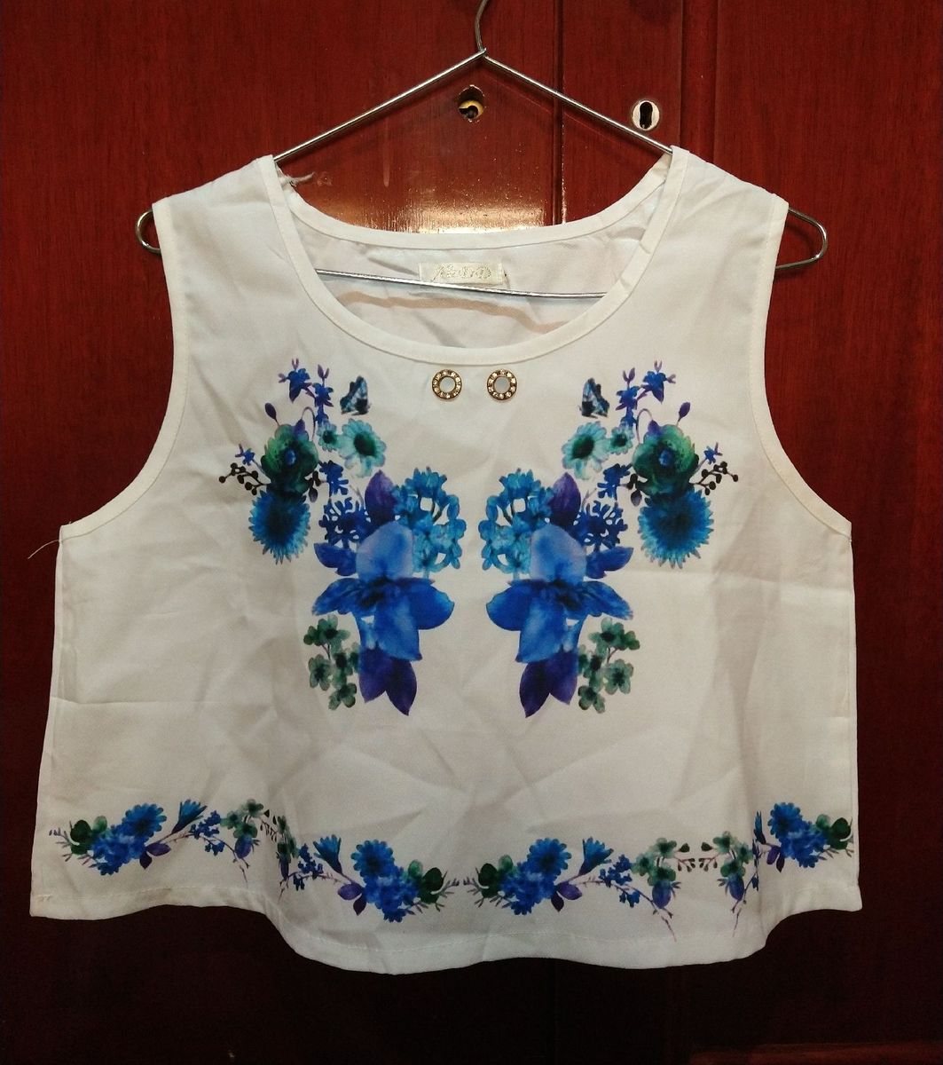 blusinhas com estampas florais