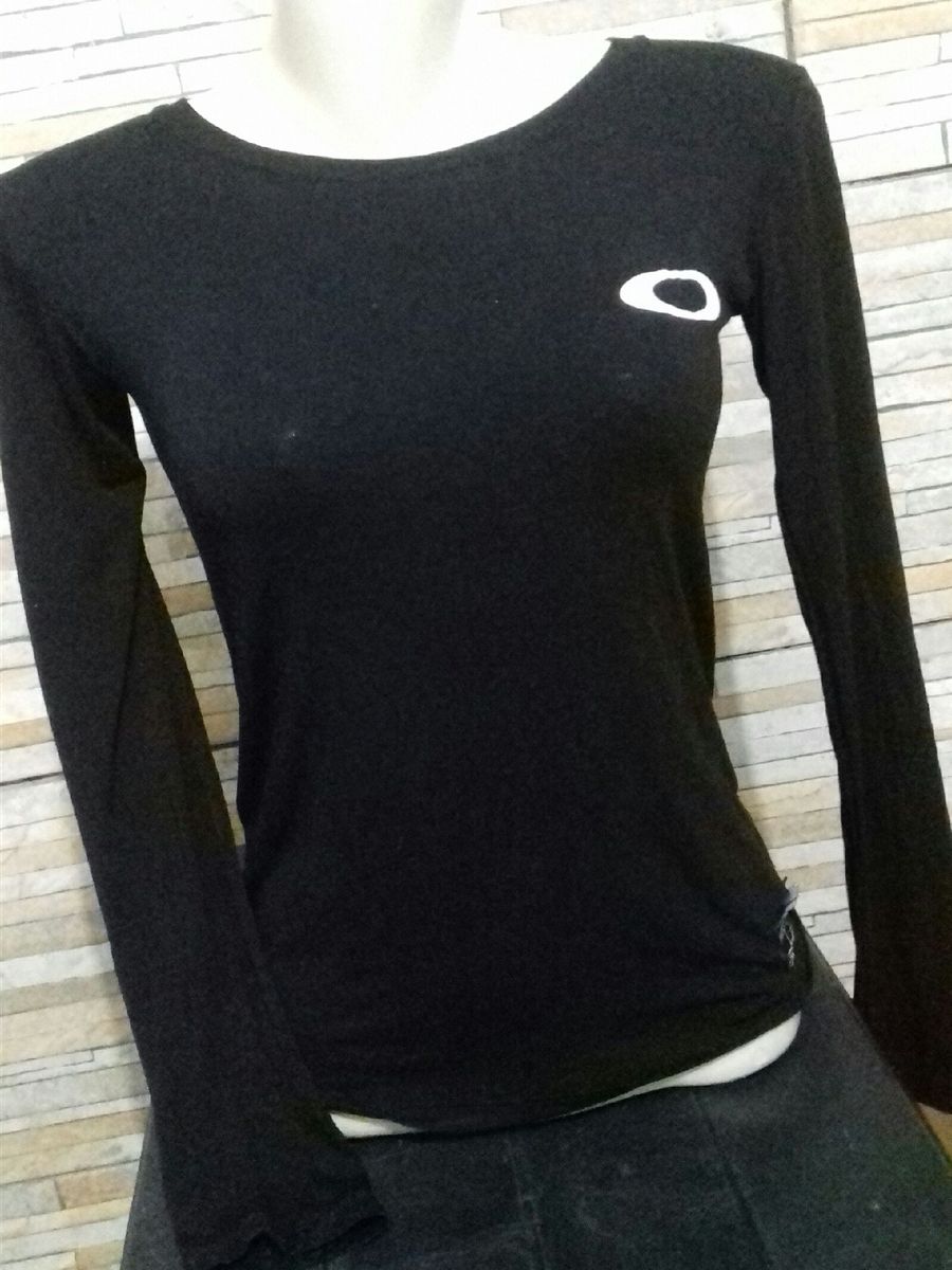 camiseta feminina oakley