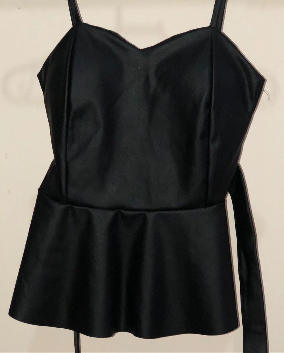 blusa peplum de couro
