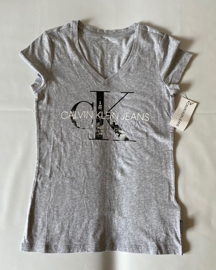 Blusinhacalvin Klein Original com Etiqueta | Camiseta Feminina Calvin Klein  Nunca Usado 46785196 | enjoei