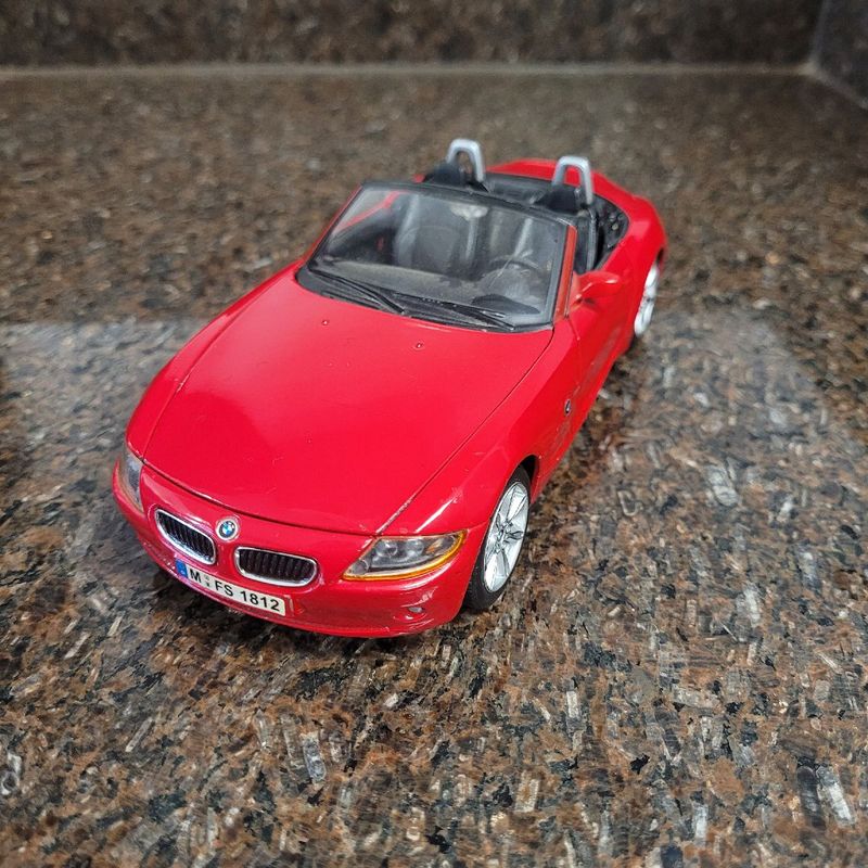 Bmw Z4 1/32 Miniatura | Maisto Usado 112257121 | enjoei