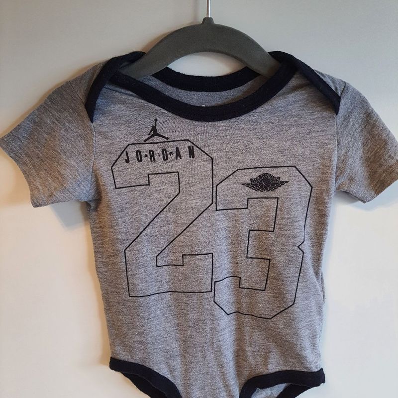 Roupas jordan best sale para bebe