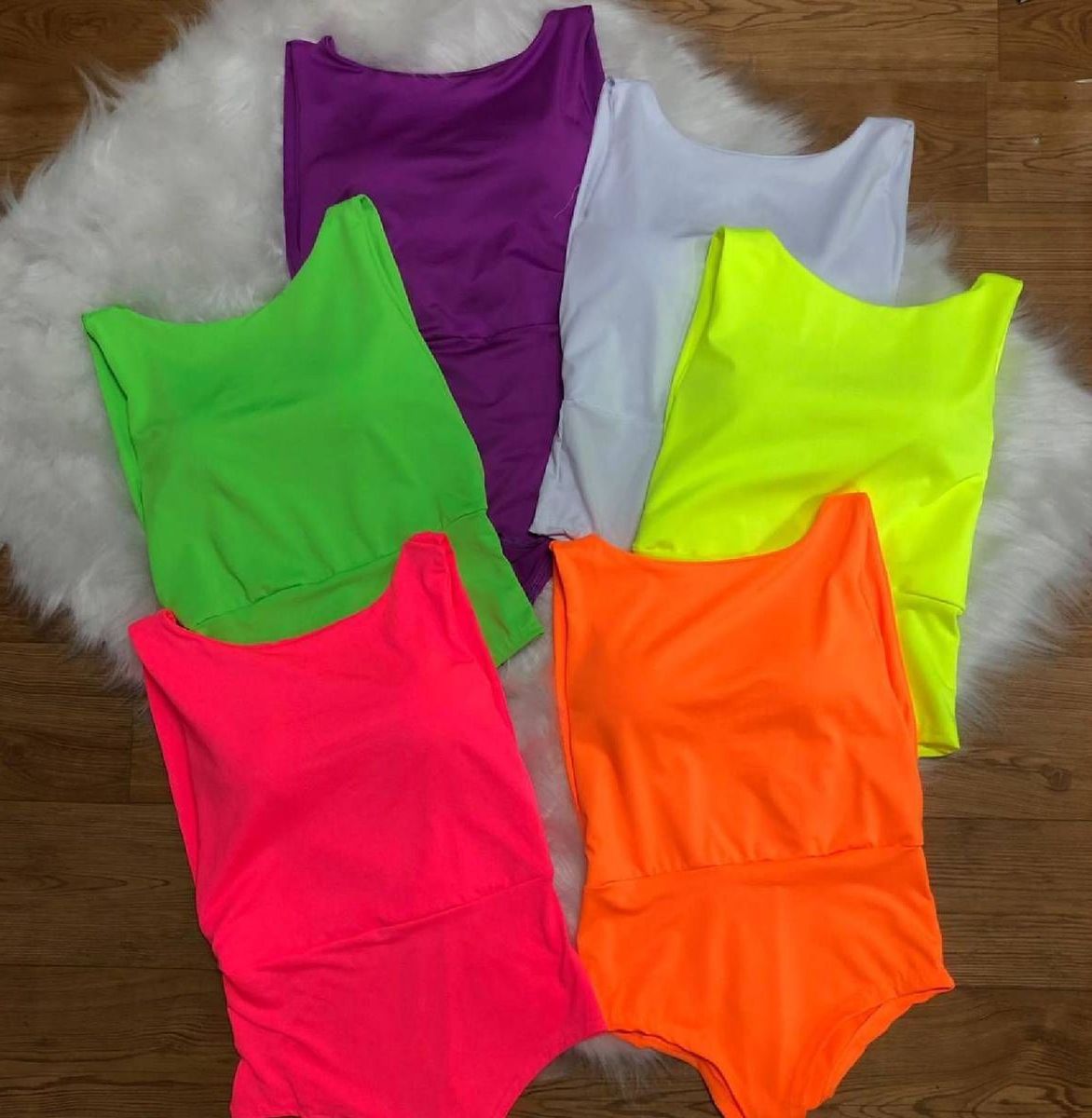 Body Neon Nas Cores Verde e Laranja Disponíveis | Blusa Feminina Nunca ...