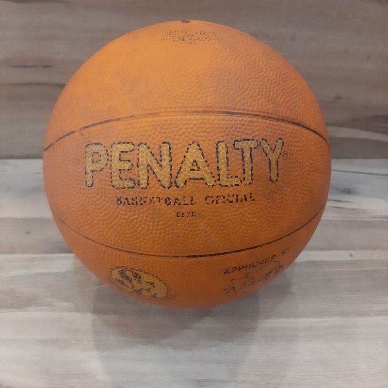 Bola Basquete Penalty (Anos 90)