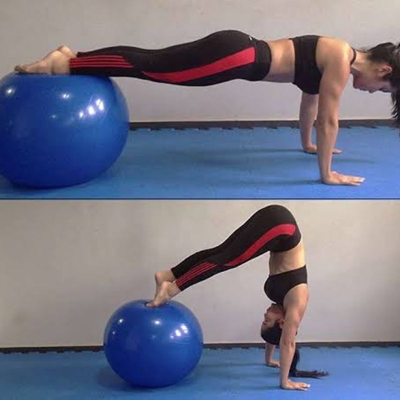 Bola Suiça Pilates Yoga Abdominal Fitness 65cm + Bomba | Item p/ Esporte e  Outdoor Zaya Emporium Nunca Usado 86670764 | enjoei