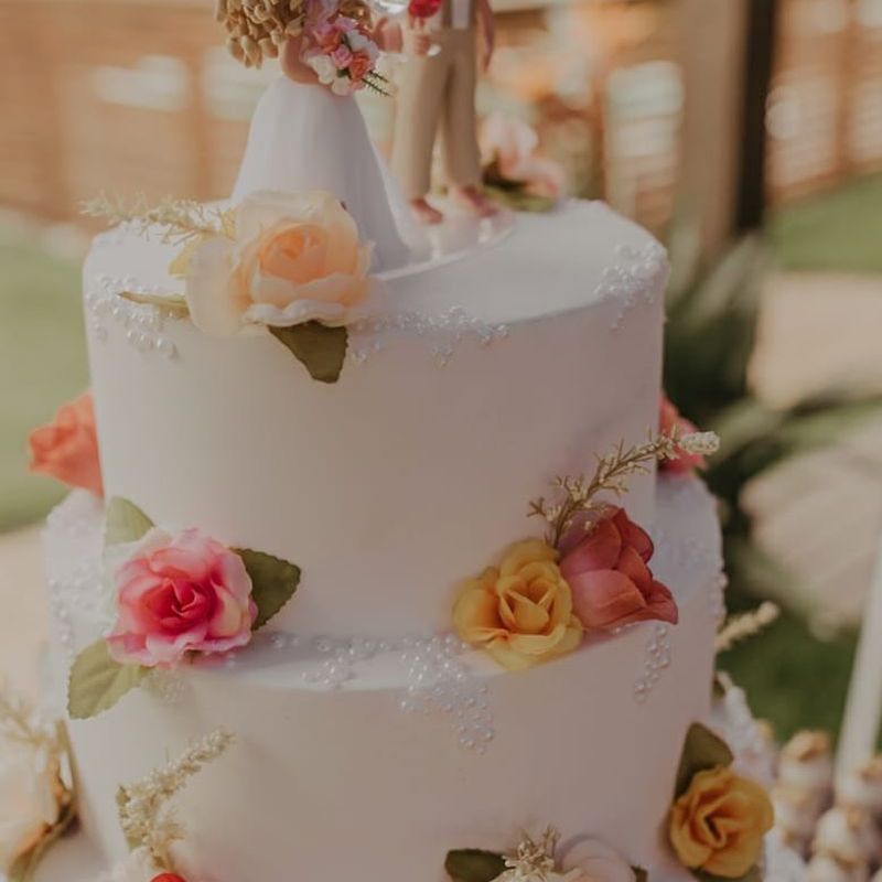 Réplica de bolo de casamento de 3 andares.