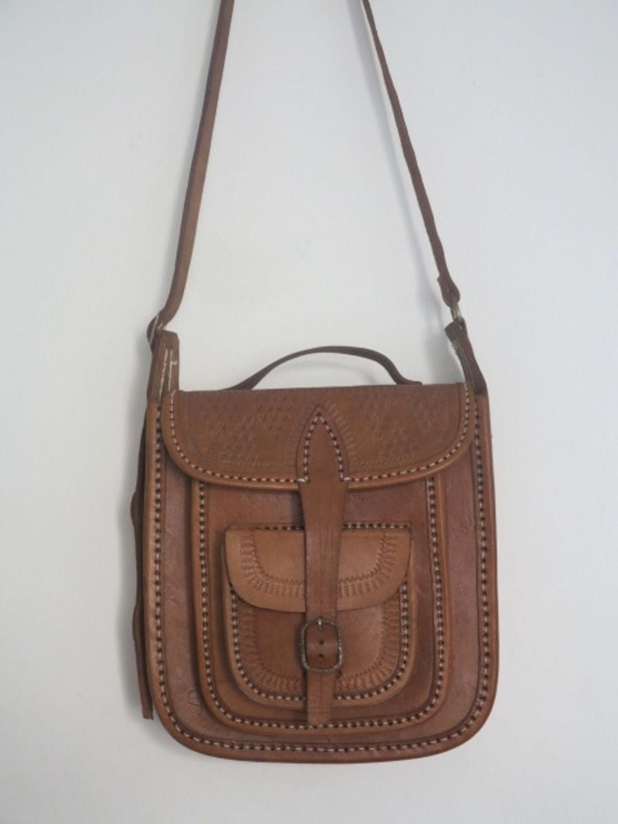Bolsa Artesanal, em Couro Cru e Costurada a Mão | Bolsa de Ombro ...