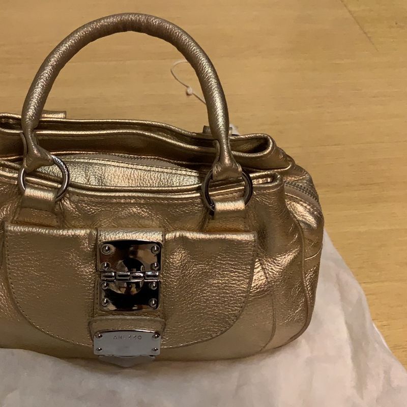 Bolsa Dourada Metalizada em Couro Bolsa de Ombro Feminina Arezzo Usado 43016057 enjoei