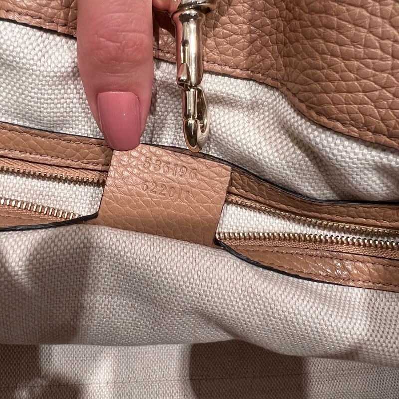 Bolsa Gucci Soho Chain Tote Nude