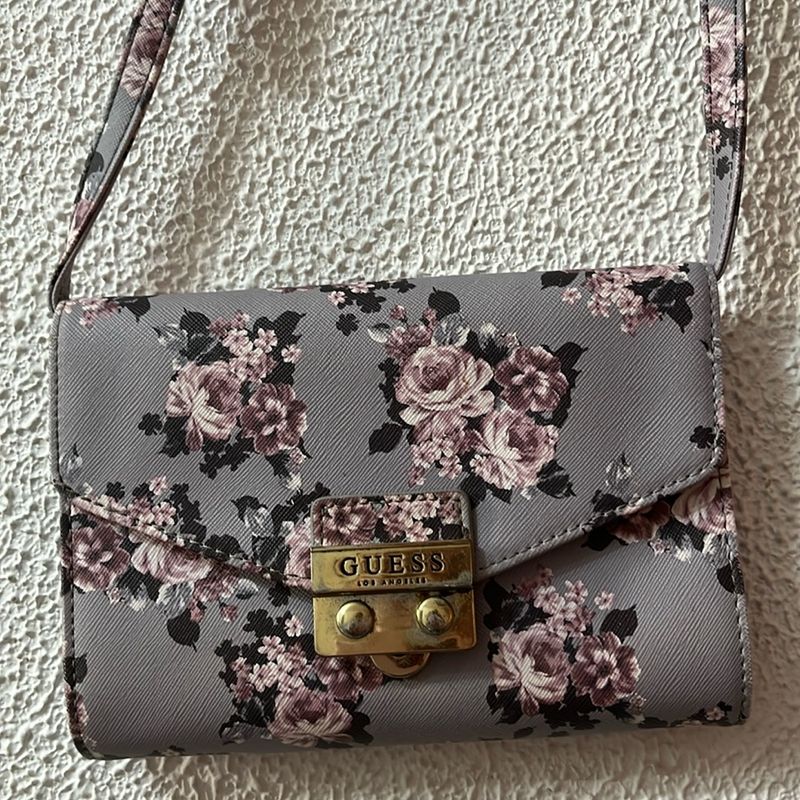Bolsa guess floral outlet