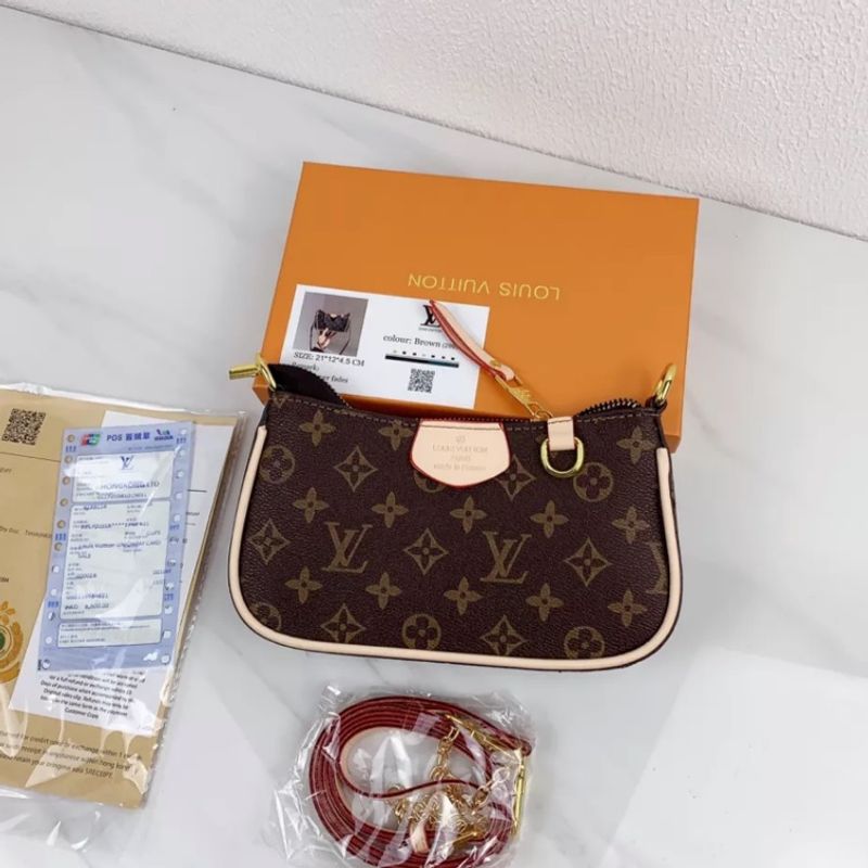 Bolsa Pequena Louis Vuitton Alça Corrente | Bolsa de mão Feminina Louis  Vuitton Usado 80954035 | enjoei