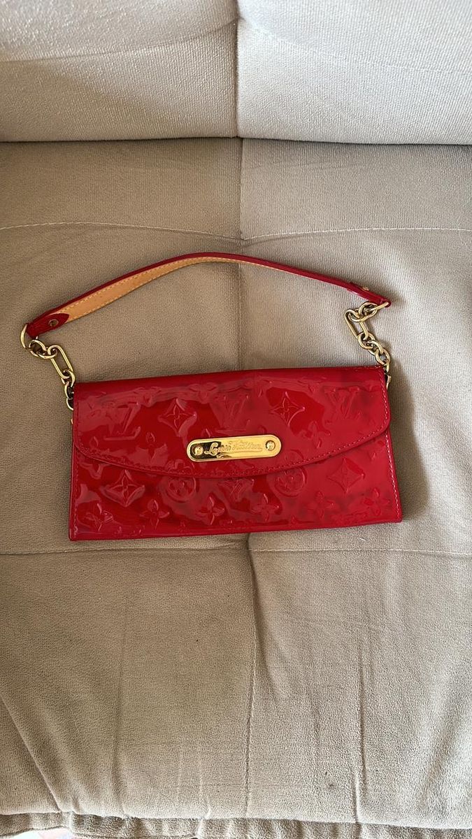 Vendo Bolsa Pequena Louis Vuitton, Pouco Usada. Cabe Iphone e Carteira  Pequena da Louis Vuitton., Bolsa de Ombro Feminina Louis-Vuitton Usado  74577346