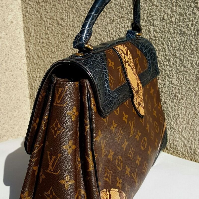 Boné Couro Louis Vuitton