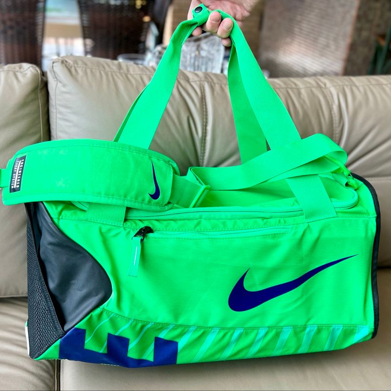 Mochila on sale nike fluorescente