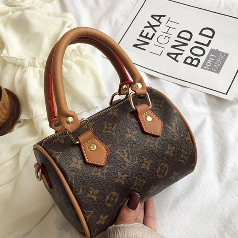 Bolsa Louis Vuitton Falsa | Bolsa de Ombro Feminina Louis Vuitton Usado  48975835 | enjoei