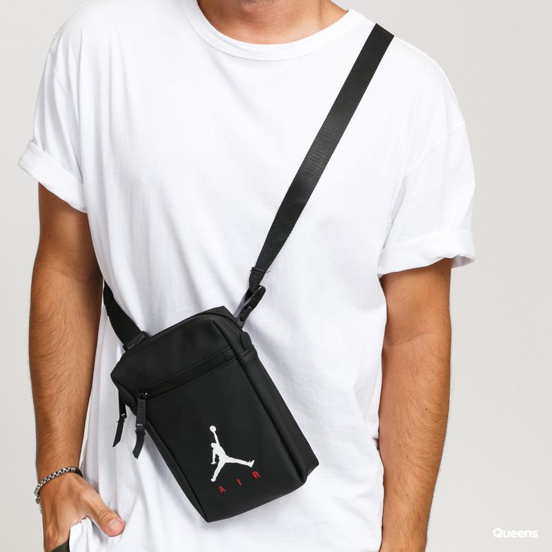 Bolsa Nike Air Jordan Shoulder Bag Small Waist Bag Cross Body Pochete Br Og Bolsa Masculina Nike Nunca Usado 49752366 enjoei