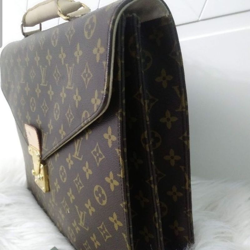 Bolsa de Mulher - Pasta Louis Vuitton NBA, possui bolso