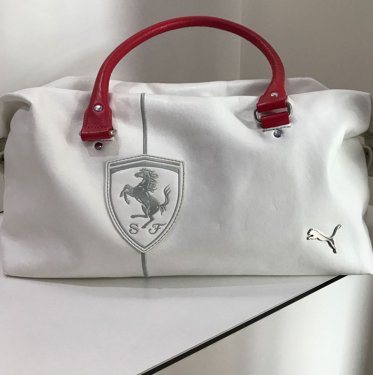 Bolsa Branca Da Ferrari E Puma