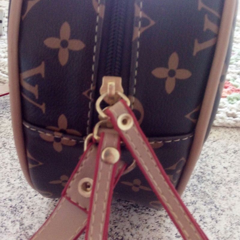 Bolsa Louis Vuitton Redonda com Alça