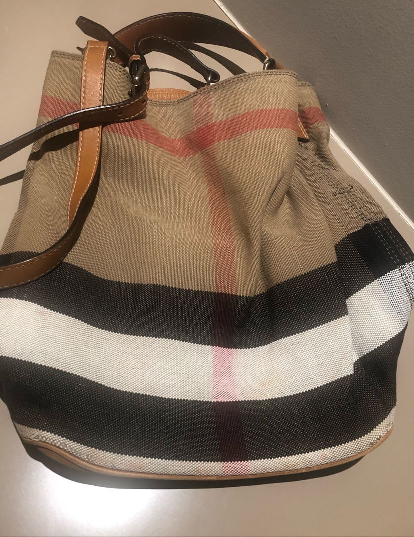 Bolsa Saco Burberry Original | Bolsa de mão Feminina Burberry Usado  36467248 | enjoei