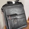 bolsa transversal masculina em couro p.u - carteiro shein