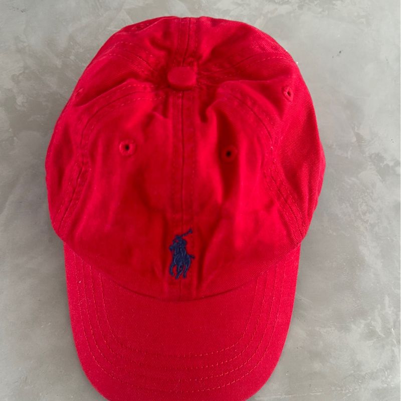 Boné Baby Polo Ralph Lauren Vermelho com Logo Azul Marinho Marca Atrás  Bordada com Elástico Atrás 93895313 enjoei