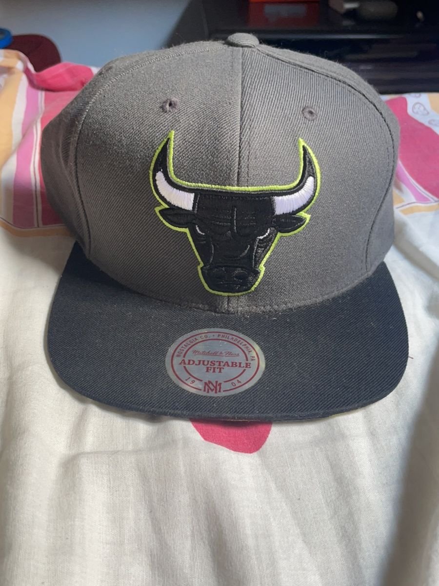 neon chicago bulls hat