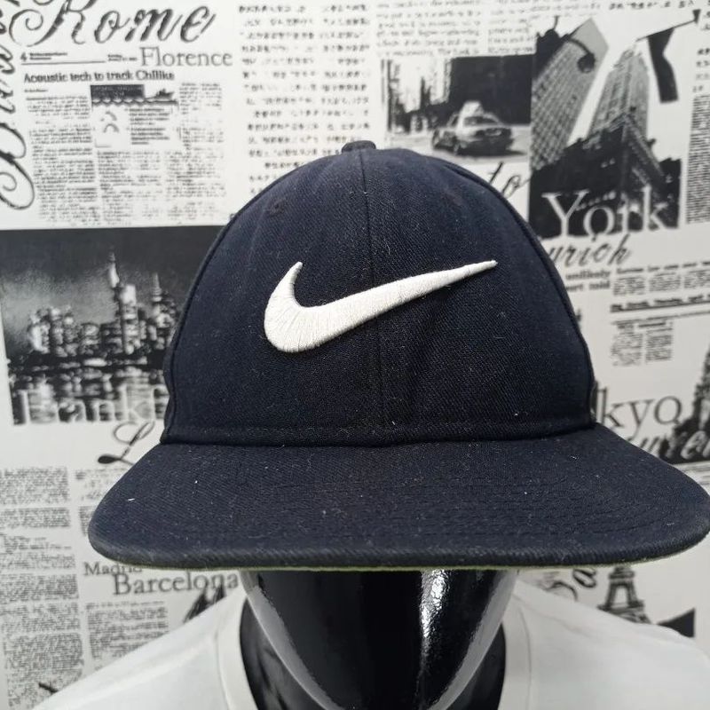 Nike big 2024 swoosh cap