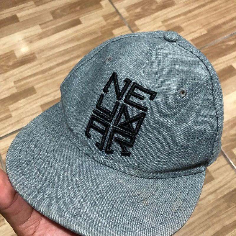 Nike store cap neymar