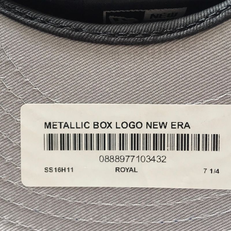 Boné Supreme Metallic Box Logo New Era Fechado Tamanho 7 1/4