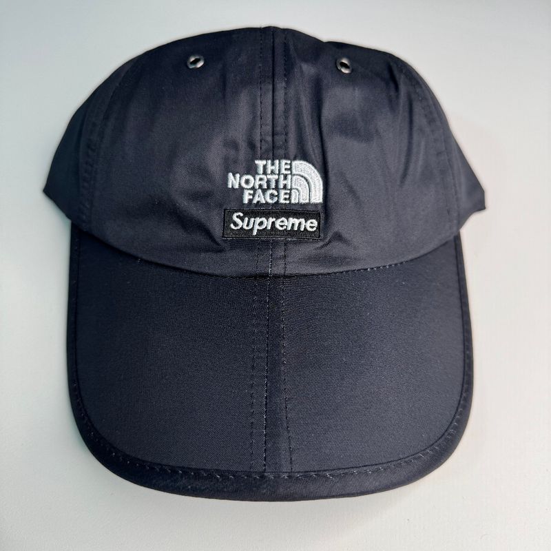 帽子 supreme The North Face Split 6-Panel Supreme The North Face Split 6-Panel (SS24) - $54