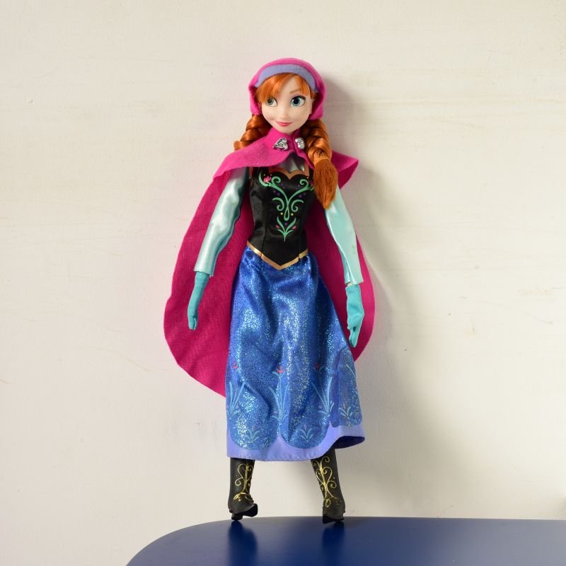 Boneca Frozen Anna Classica