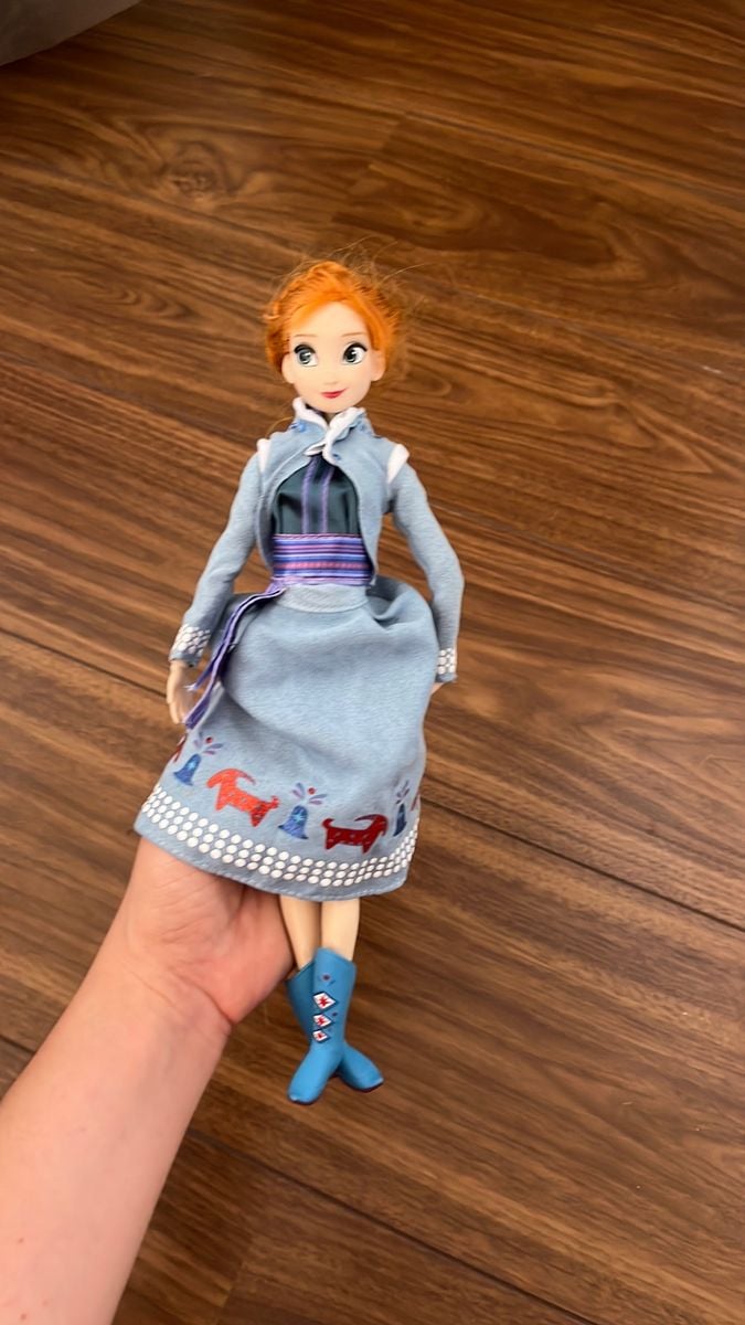 Boneca Anna Frozen 2 Que Canta - Original Disney