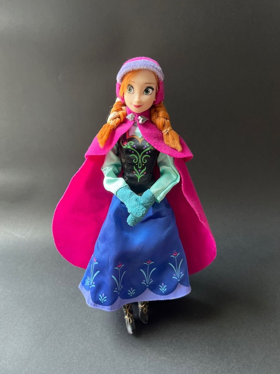 https://photos.enjoei.com.br/boneca-anna-frozen-princesa-da-disney-estilo-barbie/1200xN/czM6Ly9waG90b3MuZW5qb2VpLmNvbS5ici9wcm9kdWN0cy8xNzIyNjM3Mi9mZmE2YmYxNzNjYjQyNDUxMzlkY2Y0ZGEzNzE4YmU4OC5qcGc