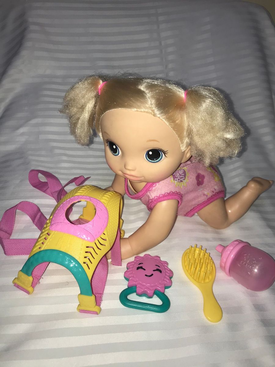 Boneca Baby Alive Hora Do Passeio Engatinha Loira Hasbro Brinquedo Para Bebes Hasbro Usado Enjoei