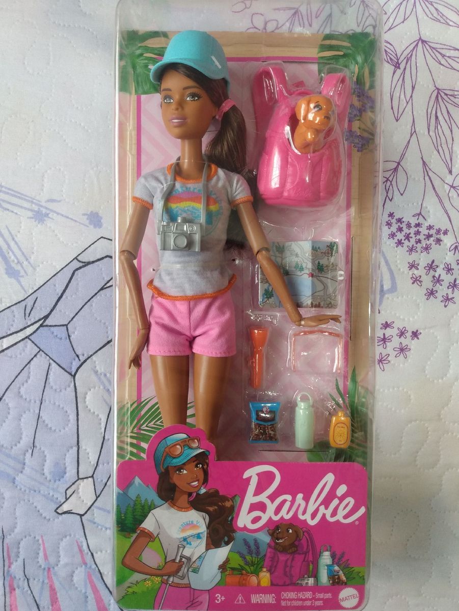 Boneca Barbie Morena Caminhada com Pet - Mattel