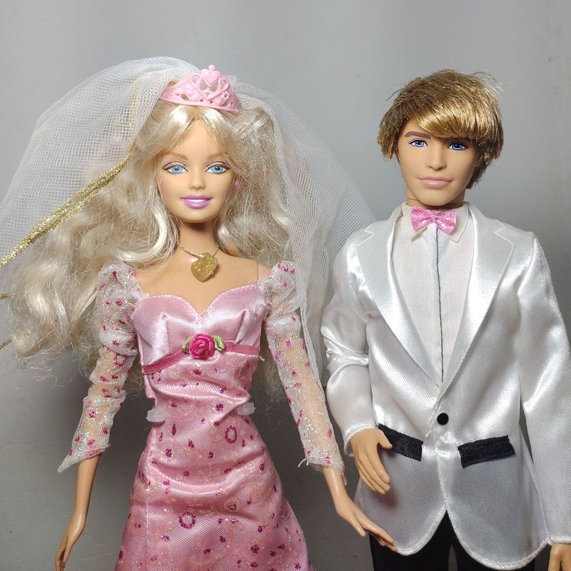 Casal Barbie & Ken Naf Naf 1993 - R$ 210,00  Coisas de barbie, Barbie e  ken, Roupas para barbie