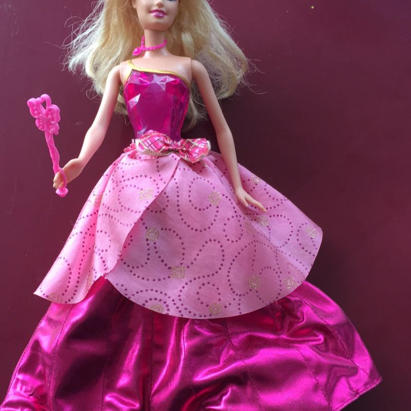 Boneca Barbie - Escola de Princesas - Desapegos de Roupas quase